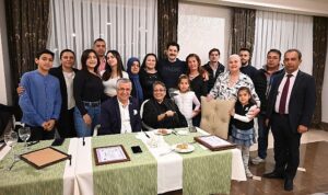 baskan-topaloglundan-tiyatro-oyuncularina-iftar-yemegi-LnRQq2UB.jpg