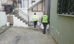 bayrakli-belediyesinden-13-bin-kisiye-iftar-paketi-am9rehPK.jpg