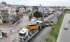 buyuksehirden-ceyhan-caddesine-sicak-asfalt-XTWkSgFB.jpg