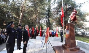canakkale-zaferinin-109-yilinda-sehitlerimiz-torenlerle-anildi-tPv35dSs.jpg
