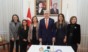 egeli-akademisyenler-kadina-yonelik-siddet-konusunda-saglik-profesyonellerini-egitecek-gPnYYgLw.jpg