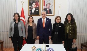 egeli-akademisyenler-uc-farkli-jinekolojik-muayene-giysisi-gelistirecek-i6dn2G5I.jpg