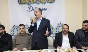 gencler-sordu-omeroglu-cevapladi-x1XKWVzi.jpg