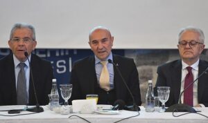 her-yerde-tunc-baskanin-izlerini-goruyoruz-4tRMQpdJ.jpg