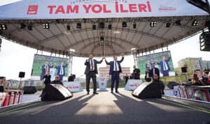 istanbul-buyuksehir-belediye-ibb-baskani-ekrem-imamoglu-beylikduzu-belediye-baskani-mehmet-murat-calik-ile-5UgEmJwE.jpg
