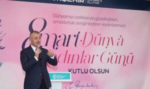 kadin-elinin-degdigi-her-yer-guzellesiyor-83gY38Hd.jpg
