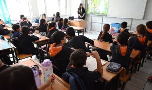 kemer-belediyesinden-okullarda-sifir-atik-egitimi-Q7mtaDyM.jpg