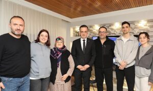 mesut-cetinkaya-kapi-kapi-geziyor-BNvMW5ts.jpg