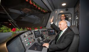 narlidere-metrosunda-kaymakamlik-istasyonu-da-acildi-ihaRxqM9.jpg