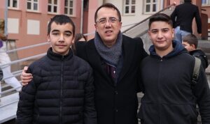 nevsehir-belediye-baskani-dr-mehmet-savran-istiklal-ortaokulu-ve-rauf-nail-akman-ilkokulunda-ogrencilerle-z5uN4DQ1.jpg
