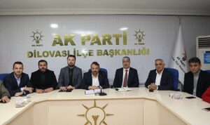 omeroglu-meclis-uyesi-adaylari-ile-bir-araya-geldi-Tu9xGCL1.jpg