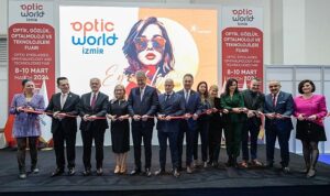 optic-world-izmir-fuari-kapilarini-acti-JxlyGxm9.jpg