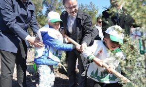 ozel-cocuklar-fidan-dikti-rL1e7iQh.jpg