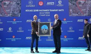 sehir-hastanesi-tramvay-hatti-torenle-acildi-nERWE1dg.jpg