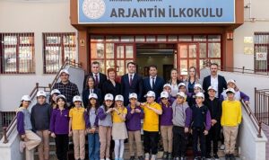 sehrin-akilli-cocuklari-projesi-cocuklarda-trafik-kurallari-konusunda-bilinc-olusturmaya-devam-ediyor-GrN7z541.jpg