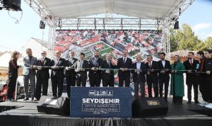 seydisehirde-konusan-mustafa-varank-konya-kutlu-bir-sehir-KFFMw8hs.jpg