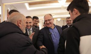 sivas-belediye-baskani-ve-ak-parti-belediye-baskan-adayi-hilmi-bilgin-sektor-bulusmalari-kapsaminda-4wfRBixa.jpg