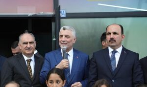 ticaret-bakani-bolat-konya-buyuksehirin-karapinara-kazandirdigi-bilgehane-ve-lise-medeniyet-akademisinin-acilisini-yapti-Yc3J5LcU.jpg