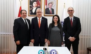turkiyeye-donus-yapan-egeli-akademisyen-dr-gunay-esiyok-toksoplazmaya-karsi-attenue-asi-gelistirecek-QnYLhyFP.jpg