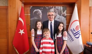 23-nisan-bayrampasada-da-buyuk-bir-cosku-ve-neseyle-kutlandi-RQvlzXCL.jpg
