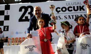 23-nisan-satranc-turnuvasi-sona-erdi-MQutII4e.jpg