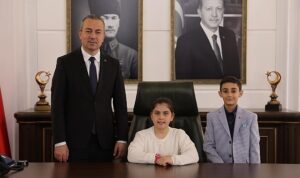 23-nisan-ulusal-egemenlik-ve-cocuk-bayrami-munasebetiyle-sivas-belediye-baskani-dr-adem-uzun-JlTOEmbt.jpg