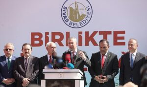 31-mart-yerel-secimlerinde-sivas-belediye-baskani-olarak-secilen-dr-adem-uzun-gorevi-devraldi-bM7uOb6Q.jpg