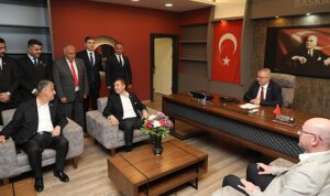 ahmet-akin-edremit-belediyesini-ziyaret-etti-MNbOJUcc.jpg