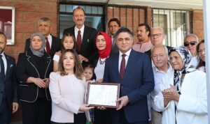 aliaga-belediye-baskani-serkan-acar-mazbatasini-aldi-GITBVgNK.jpg