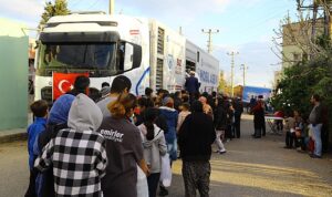 antalya-antalya-buyuksehir-belediyesinin-ramazan-ayi-boyunca-antalyanin-farkli-noktalarinda-verdigi-iftar-ikramlari-devam-6BsvSAFB.jpg