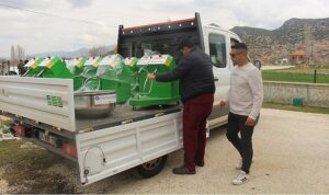 antalya-buyuksehir-kovan-ve-makine-techizat-destegini-surduruyor-wMlNPIbb.jpg