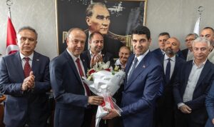 avcilarin-genc-baskani-caykara-gorevi-devraldi-ESQ7WLI6.jpg