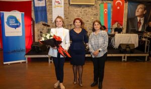 azerbaycan-kadinlari-bahari-baskan-mutluyla-karsiladi-SFutL1Ve.jpg
