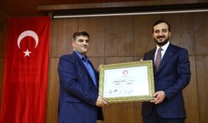bagcilar-belediye-baskani-abdullah-ozdemir-mazbatasini-aldi-AhO4edPw.jpg