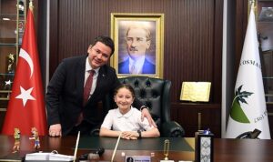 baskan-aydin-koltugunu-cocuklara-birakti-2mdtNaWF.jpg