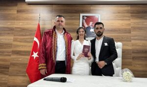 baskan-tasyasan-ilk-nikahini-kiydi-pWIU9HN1.jpg