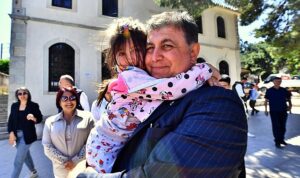baskan-tugay-karaburunun-koylerini-ziyaret-etti-kg5WS6z3.jpg