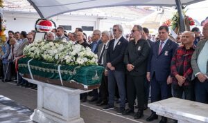 baskan-tugay-mine-piristinanin-cenaze-torenine-katildi-MB8i5PLJ.jpg