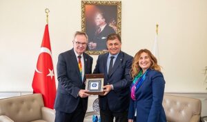 baskan-tugaydan-kadin-ve-cocuklara-yonelik-projelere-destek-sozu-NRVVIIa5.jpg