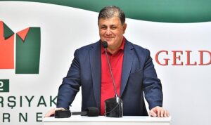 baskan-tugaydan-sampiyonluk-mucadelesi-veren-karsiyakaya-destek-mesaji-xR3uDK9C.jpg