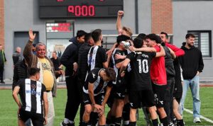 burhaniye-belediyespor-u-18-futbol-takimi-balikesir-il-sampiyonasinda-gosterdigi-basarili-sonuclarla-ust-uste-2-jvl9iVH4.jpg