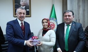 buyukakin-kadin-ciftcilerimizin-uretime-katkisi-cok-degerli-LEAfGavd.jpg