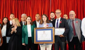 cesmenin-ilk-kadin-baskani-lal-denizli-mazbatayi-aldi-RLfJPzcu.jpg