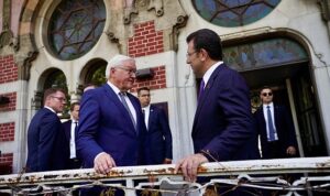 ekrem-imamoglu-almanya-federal-cumhurbaskani-dr-frank-walter-steinmeieri-sirkeci-garinda-karsiladi-YZxlKYab.jpg