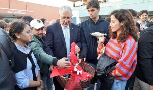 eu-ogrenci-dekanligi-genclerle-el-ele-QY82LNMH.jpg