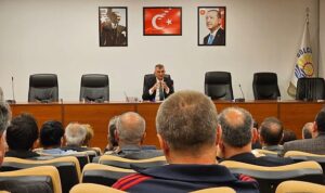golcuk-belediye-baskani-ali-yildirim-sezer-31-martta-duzenlenen-yerel-secimlerin-ardindan-mazbatalarini-alan-HFdXbNbP.jpg