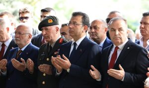 ibb-baskani-ekrem-imamoglu-8nci-cumhurbaskani-turgut-ozalin-vefatinin-31nci-yil-donumu-dolayisiyla-duzenlenen-AvGKbEfh.jpg