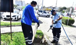 izmir-buyuksehir-belediyesi-ilaclama-calismalarina-hiz-verdi-uj6biBLV.jpg