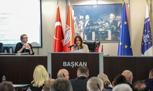 karsiyaka-belediye-meclisi-ilk-toplantisini-yapti-8CLHteJ5.jpg