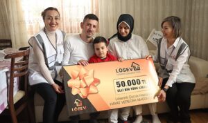 losevin-karsiliksiz-ihtiyac-cekleri-kanser-hastalarina-merhem-oluyor-EcE7mNnS.jpg